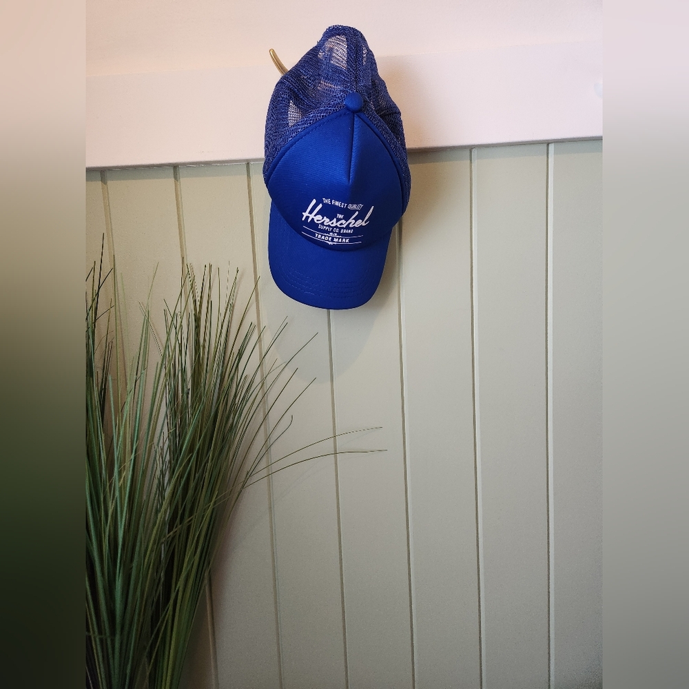 Herschel baby trucker hat